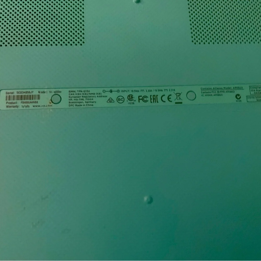 2 HP LAPTOPS - parts only both turn on and in great condition